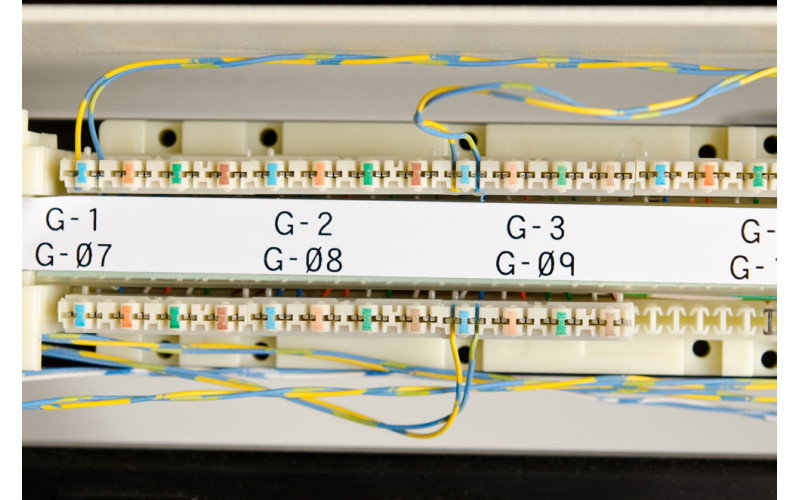 Polyester Black/White Continuous 9.5mm x 7.6m (M4C-375-422) Polyester Black/White Continuous 9.5mm x 7.6m (M4C-375-422)